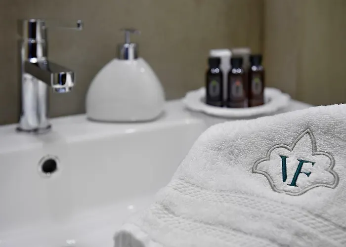 Le Facezie 4* טרנובה ברצ'וליני