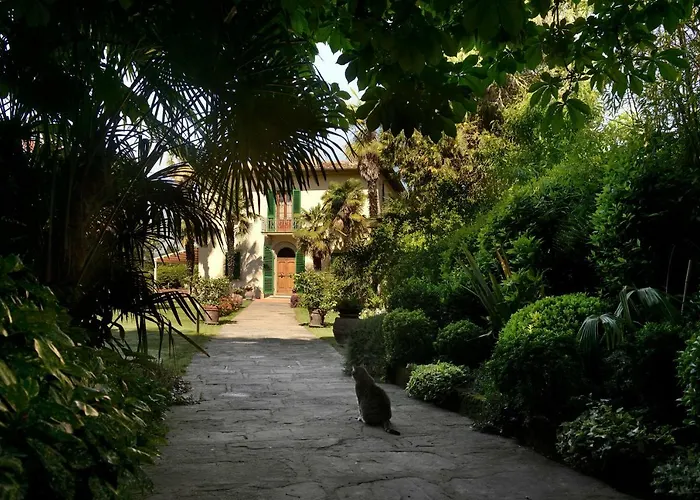 לינה וארוחת בוקר Le Facezie 4*