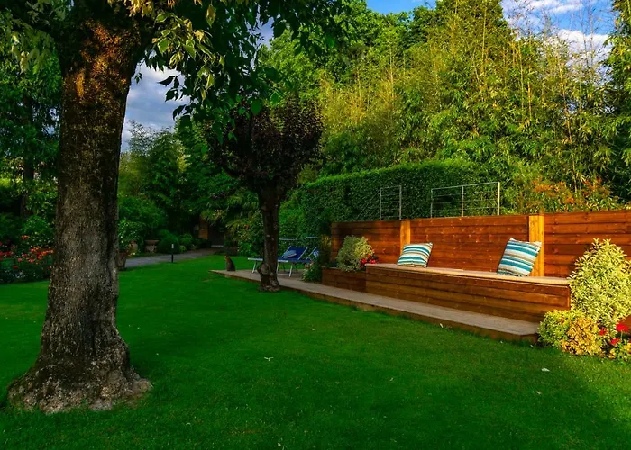 Le Facezie לינה וארוחת בוקר 4*